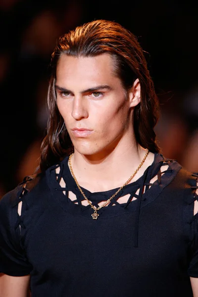 Look 75